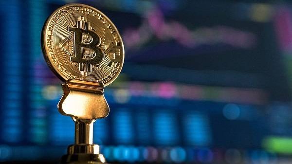 Συνεχίζεται η «κατρακύλα» του bitcoin-Πού οφείλεται η πτώση του κρυπτονομίσματος