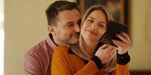 TV Guide: Οι εξελίξεις στις σειρές και οι ταινίες που θα δούμε στην τηλεόραση την Παρασκευή 5 Μαρτίου