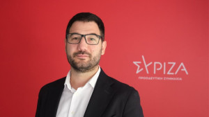 Ηλιόπουλος: Η κυβέρνηση ληστεύει τους πολίτες, δίνει λεφτά στους παρόχους