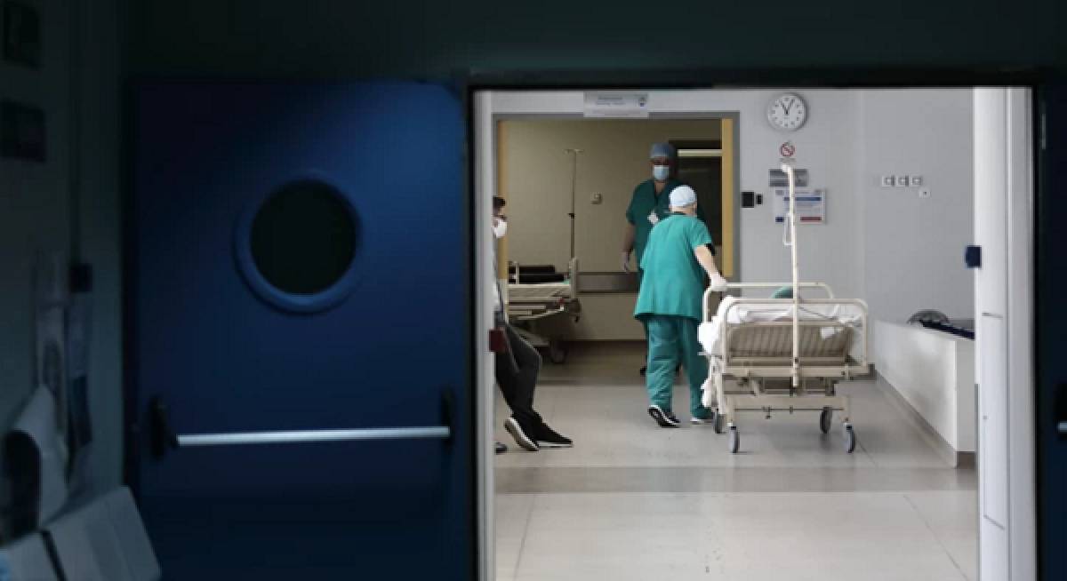 Ζαούτης: Αναμένεται αύξηση νοσηλειών στα παιδιά-Επείγει ο εμβολιασμός στους 12-18