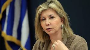 Μακρή: Μείωση μισθού στους εκπαιδευτικούς που δεν κάνουν self test
