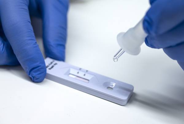 Φαρμακείο έκανε ψευδή δήλωση για 2.198 rapid test!