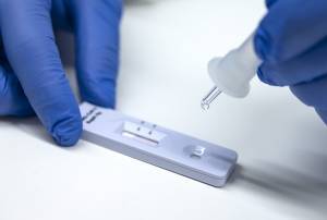 Φαρμακείο έκανε ψευδή δήλωση για 2.198 rapid test!
