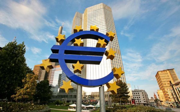 Η ΕΚΤ θα συνεχίσει το QE και το 2018