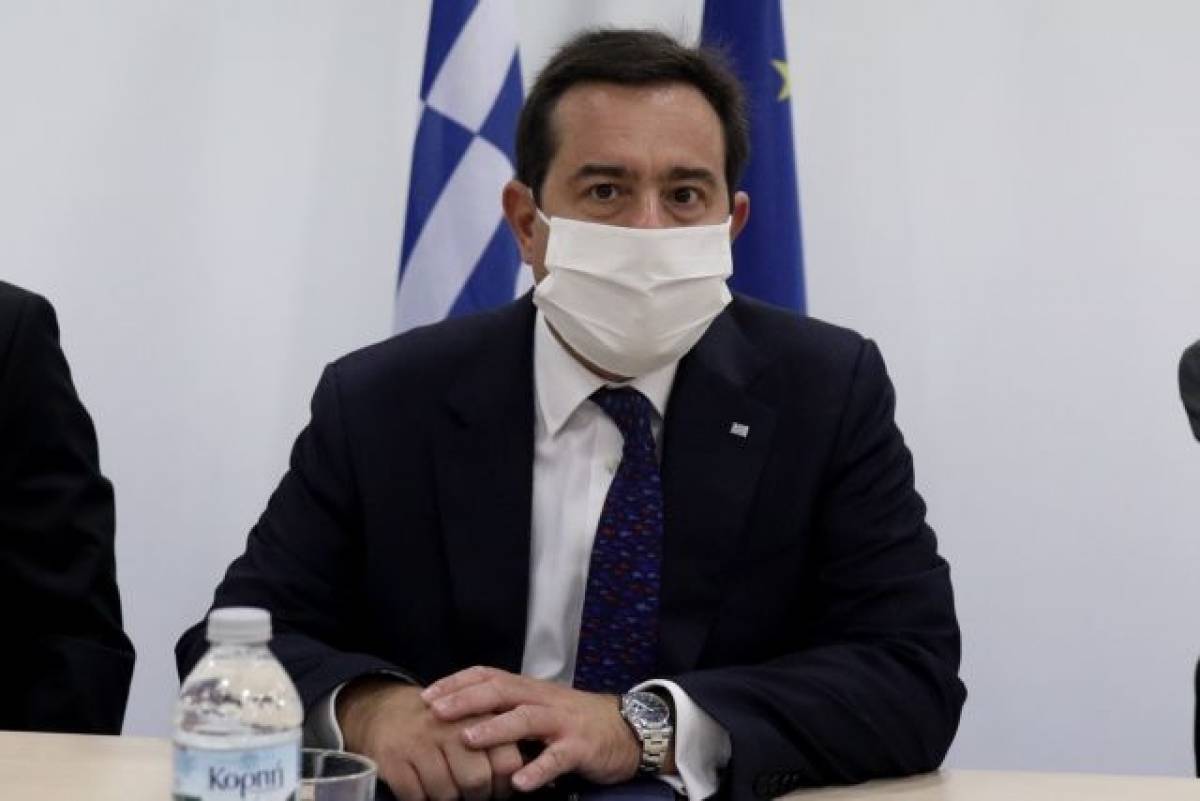Μηταράκης: Στη Λέσβο θα υπάρξει μόνιμη κλειστή ελεγχόμενη δομή