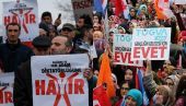 Μεγάλο προβάδισμα για το "Ναι" στα πρώτα αποτελέσματα στην Τουρκία