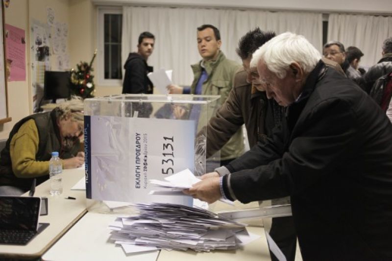 Μονομαχία στη Νέα Δημοκρατία: Άνοιξαν οι γαλάζιες κάλπες