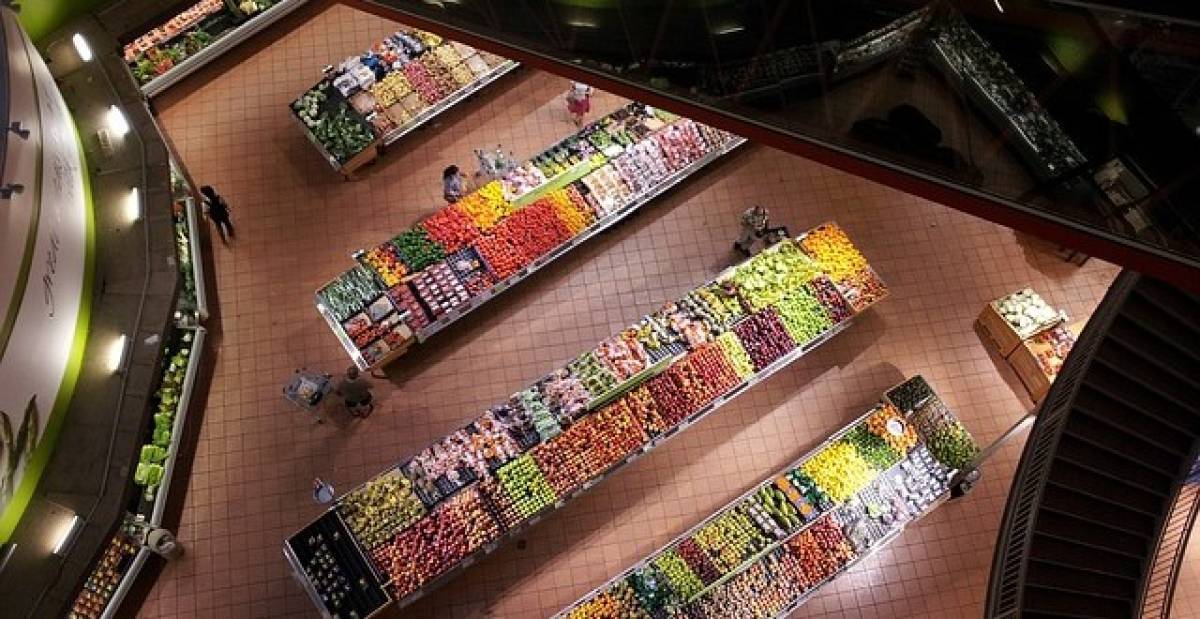 Λιανεμπόριο τροφίμων: Αυξήθηκε κατά 55% η απασχόληση σε βάθος 20ετίας