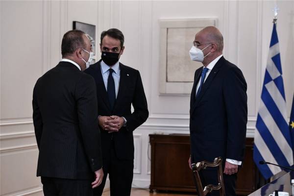 Μητσοτάκης- Τσαβούσογλου: Αμοιβαία βούληση για θετική ατζέντα