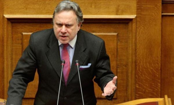 Ο Κατρούγκαλος «αδειάζει» τον Φίλη:«Αλίμονο να μην επιτρέπονται οι διαδηλώσεις»