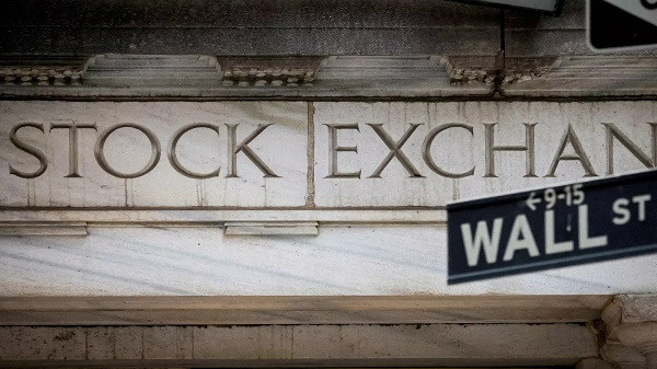 Αναγνωριστικές κινήσεις στη Wall Street πριν τη Fed