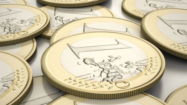 Σε υψηλό πέντε μηνών το ευρώ μετά το προβάδισμα Μακρόν