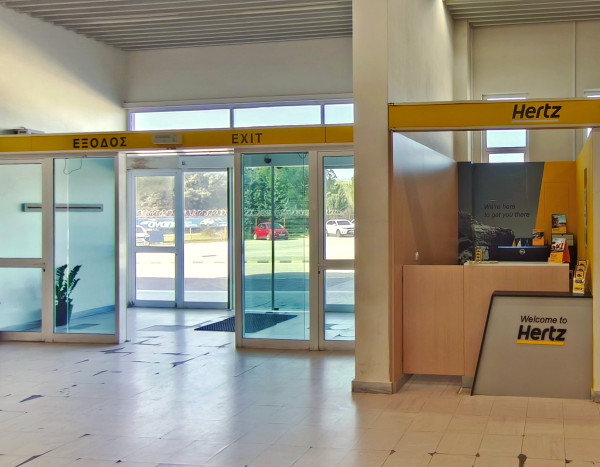 Autohellas Hertz: Ενίσχυση δραστηριότητας στις Κυκλάδες-Νέο κατάστημα στο αεροδρόμιο Μήλου