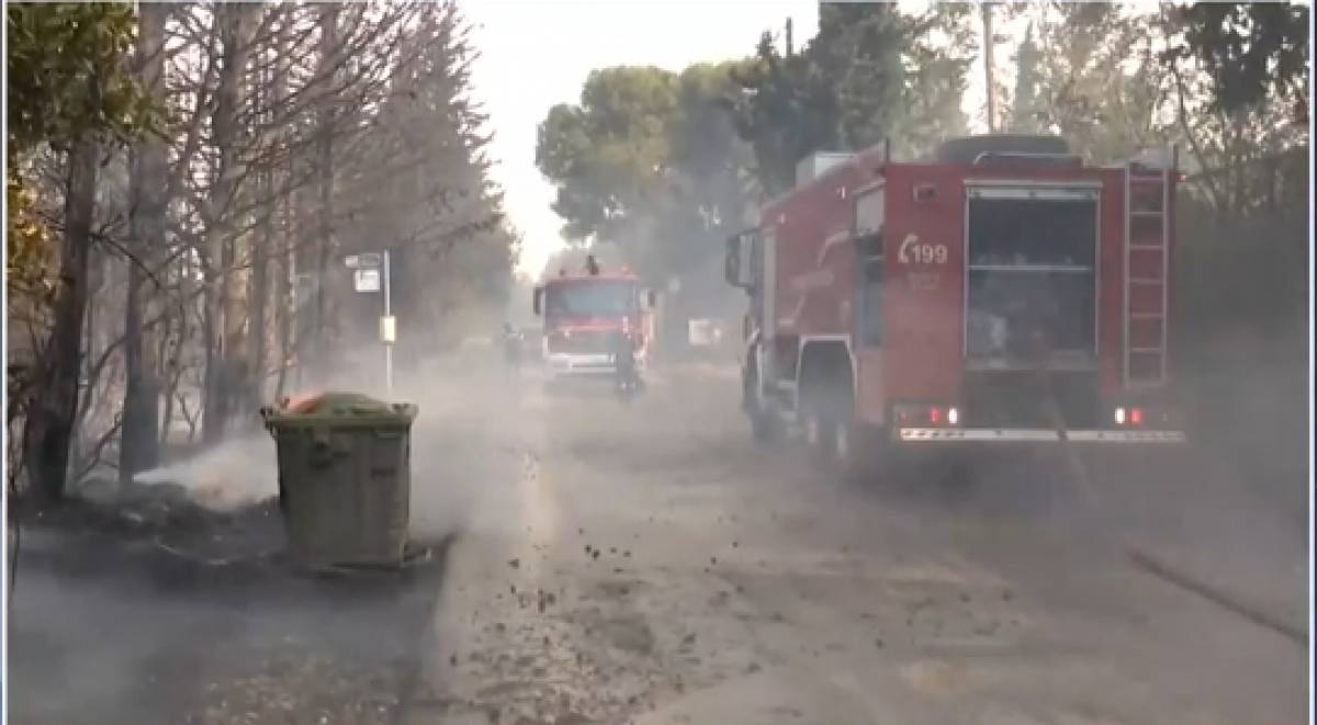 Εκκενώνονται ξανά Θρακομακεδόνες, Σταμάτα, Ροδόπολη και Βαρυμπόμπη- Καίγονται Αγ.Στέφανος, Κρυονέρι