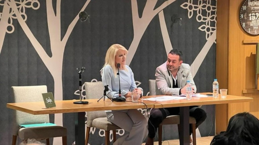 Καταπληκτική Τζάκρη: «Στους αγρότες τον ήπιαμε» (video)