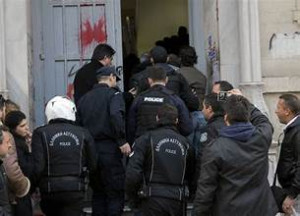 Εγκληματική οργάνωση - Κρήτη: Ολοκληρώθηκε η πρώτη φάση των απολογιών - Δέκα άτομα αφέθηκαν ελεύθερα, έξι προφυλακίστηκαν