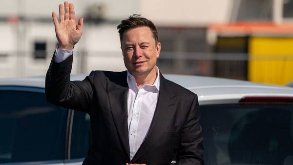 Ο Μασκ πούλησε μετοχές της Tesla αξίας 5 δισ. δολάριων