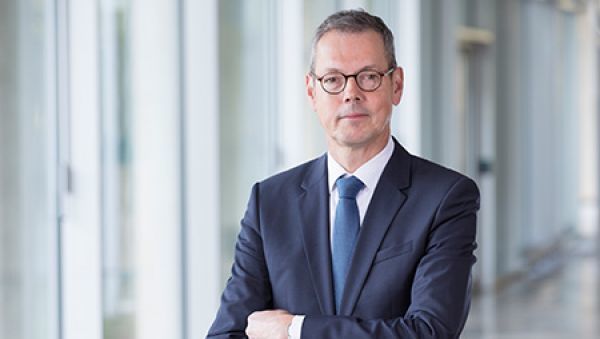 Bofinger: Η Ευρωζώνη έβαλε τέλος στη λιτότητα σε όλες τις χώρες εκτός της Ελλάδας