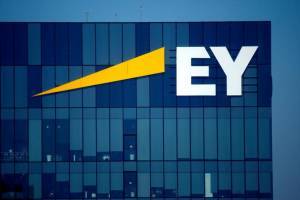 EY: Αλλάζουν οι φορολογικές και χρηματοοικονομικές λειτουργίες των επιχειρήσεων