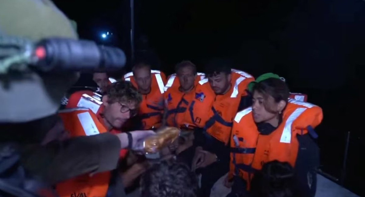 Υπό κράτηση οι ακτιβιστές του Madleen - Ο Μακρόν ζητά την επιστροφή των Γάλλων επιβατών του σκάφους