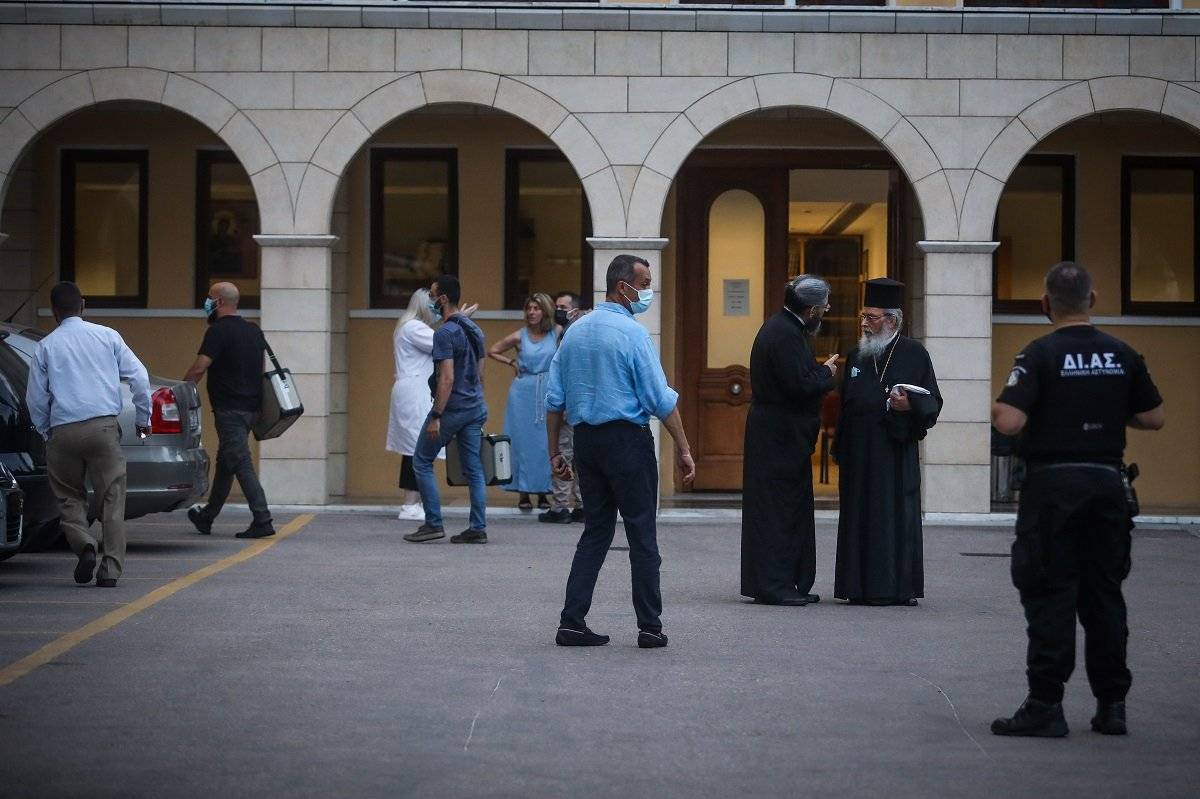 Μονή Πετράκη-βιτριόλι:Σε απόπειρα ανθρωποκτονίας μετατράπηκε η κατηγορία για τον ιερέα