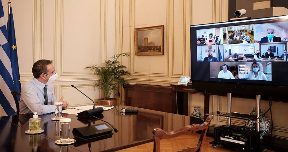 Μαξίμου: Τηλεδιάσκεψη το Σάββατο για το σχέδιο του εμβολιασμού