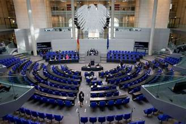 Γερμανία: Εγκρίθηκε ο προϋπολογισμός για το 2026 με νέο δανεισμό - μαμούθ άνω των €180 δισ.