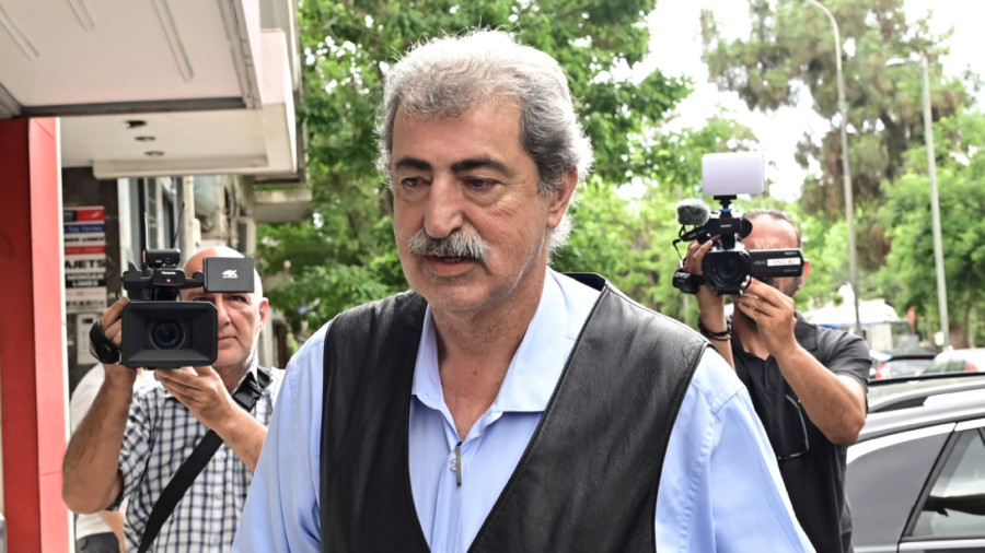 Πολάκης: Αποσύρεται με αιχμές από τη διεκδίκηση της ηγεσίας του ΣΥΡΙΖΑ
