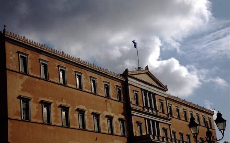 Σε εξέλιξη η άτυπη διακομματική για το ντιμπέιτ