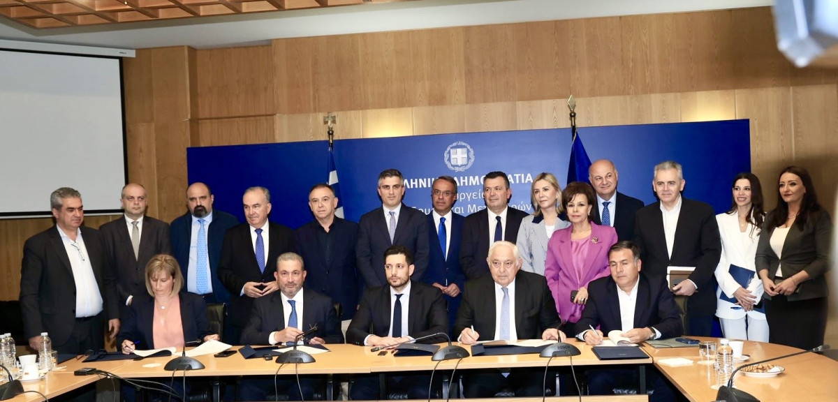 Υπεγράφησαν συμβάσεις για αποκατάσταση ζημιών από Daniel-Elias στο σιδηροδρομικό δίκτυο