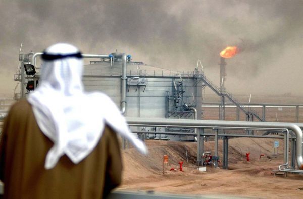 Ποιους προσπαθεί να καταστρέψει η Σαουδική Αραβία με την πολιτική της για το πετρέλαιο;