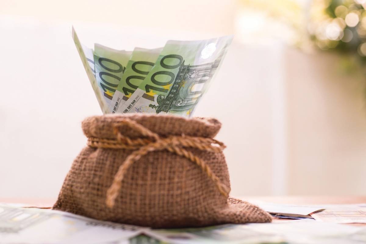 ΕΕ: Εδωσε 11,3 δισ. ευρώ, σε μια τριετία, σε ΜΚΟ!