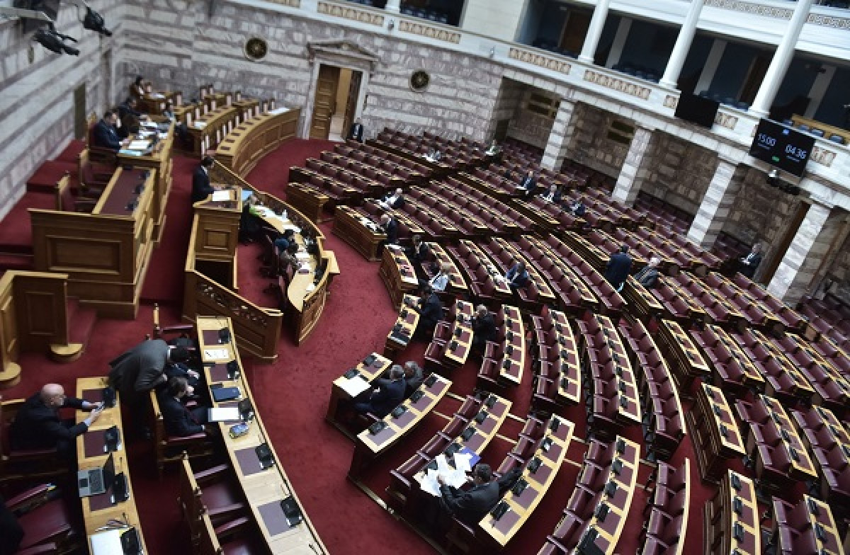 Στη Βουλή το πόρισμα της εξεταστικής για τα Τέμπη