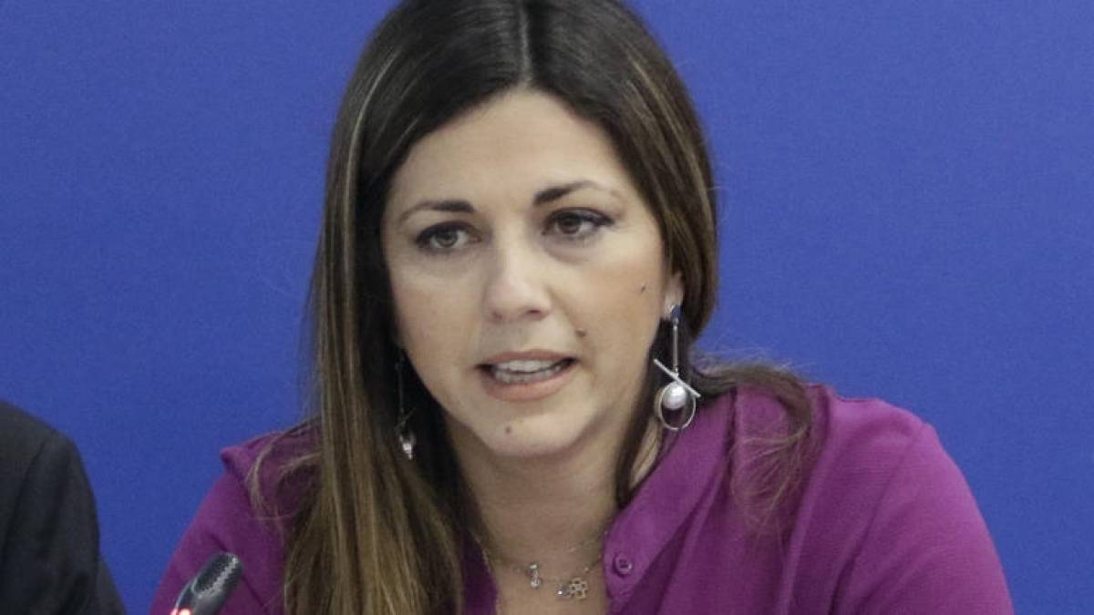 Ζαχαράκη σε Σβίγκου: Το debate θα γίνει στη Βουλή