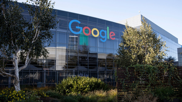 Google: Πότε θα λανσάρει το πρώτο της αναδιπλούμενο smartphone