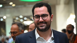 Σπυρόπουλος: Οι θέσεις του ΠΑΣΟΚ για ελεύθερους επαγγελματίες και ακρίβεια