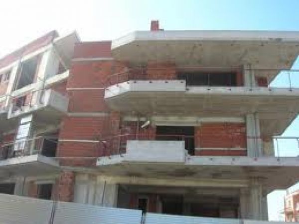Βουλιάζει η οικοδομή - Πτώση 62,8%
