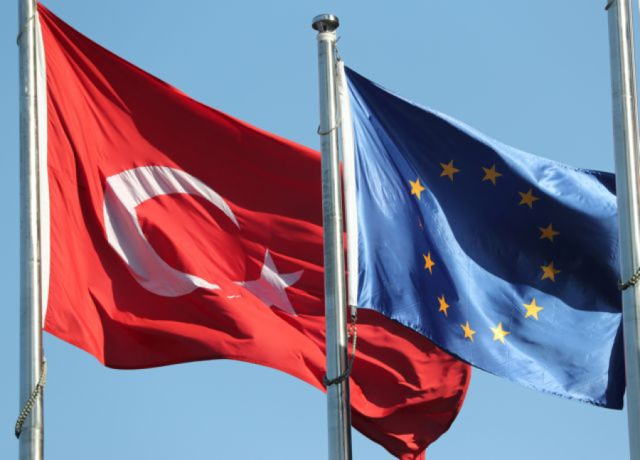 «Χέρι» της ΕΕ στην Τουρκία εξαιτίας και της Ελλάδας