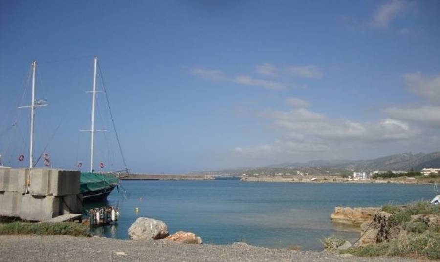 Υπεγράφη η σύμβαση παραχώρησης της μαρίνας Μαλίων στο Δήμο Χερσονήσου