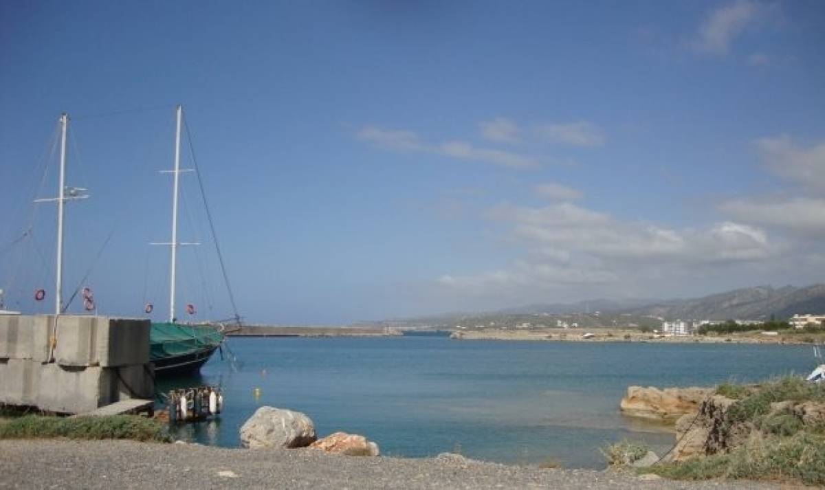 Υπεγράφη η σύμβαση παραχώρησης της μαρίνας Μαλίων στο Δήμο Χερσονήσου