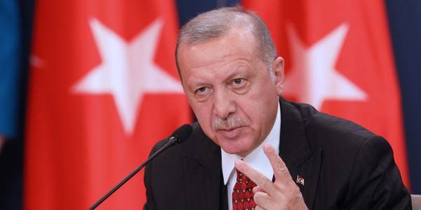 Μειώθηκε στο 41,9% η δημοτικότητα του Ερντογάν