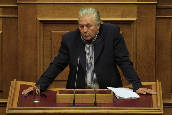 Παπαχριστόπουλος: Κολύμπησα στη Βούλα και δεν είδα καμία κηλίδα!