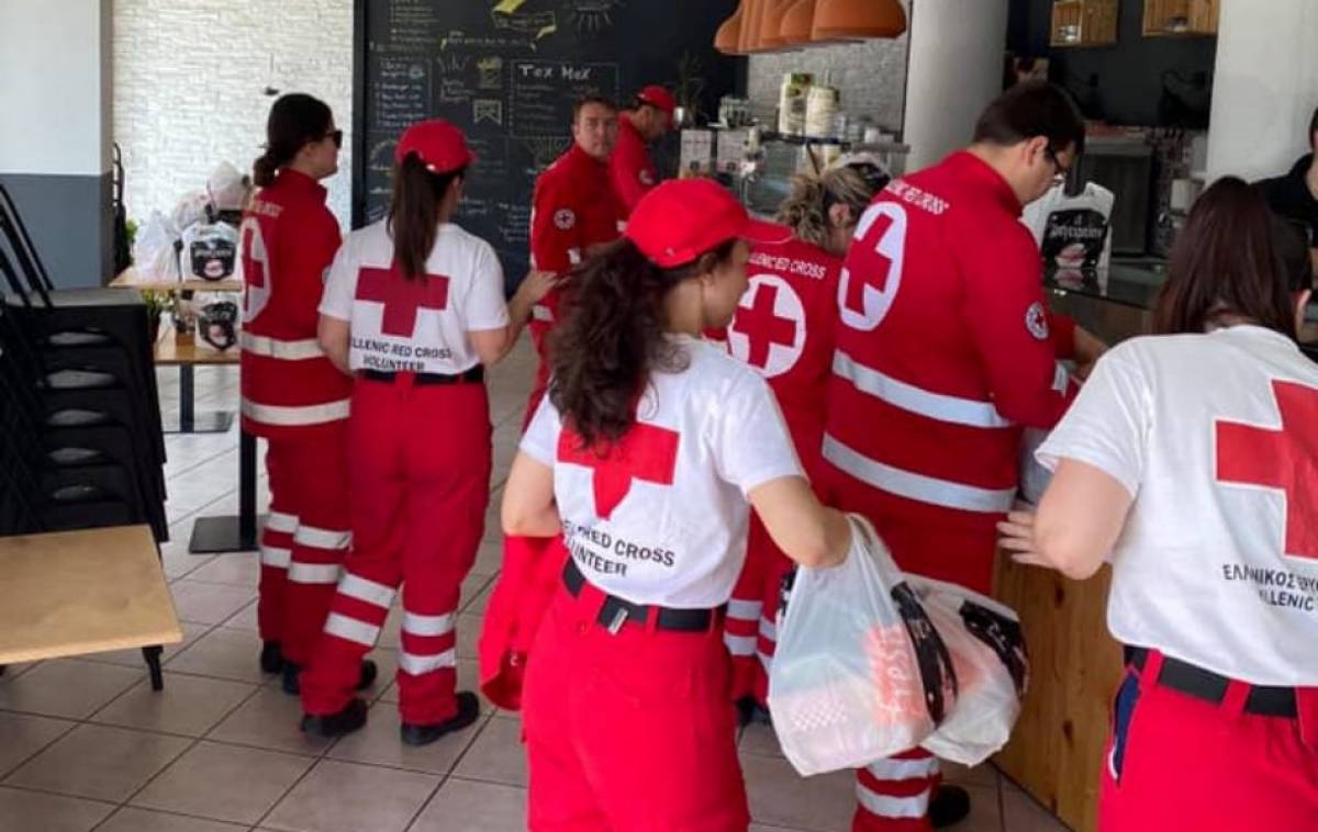 Ερυθρός Σταυρός: Μεταφορά ευάλωτων πολιτών στα εμβολιαστικά κέντρα λόγω ψύχους