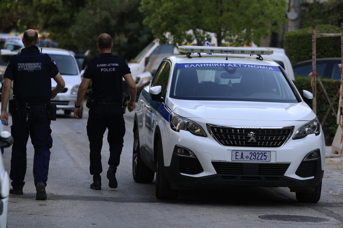 Επίθεση σε αστυνομικούς στο κέντρο της Αθήνας από οπαδούς ομάδας του εξωτερικού – 11 συλλήψεις