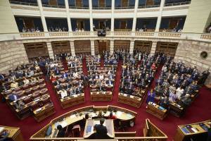 Πρόταση μομφής: Κορυφώνεται η «μάχη» με τις τοποθετήσεις των πολιτικών αρχηγών