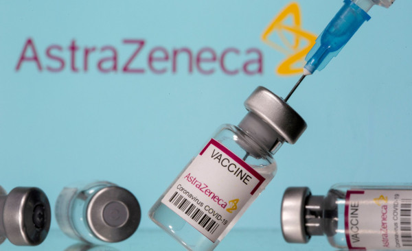 Μαγιορκίνης για AstraZeneca: Mεγαλύτερος ο κίνδυνος να πνιγούμε από φαγητό