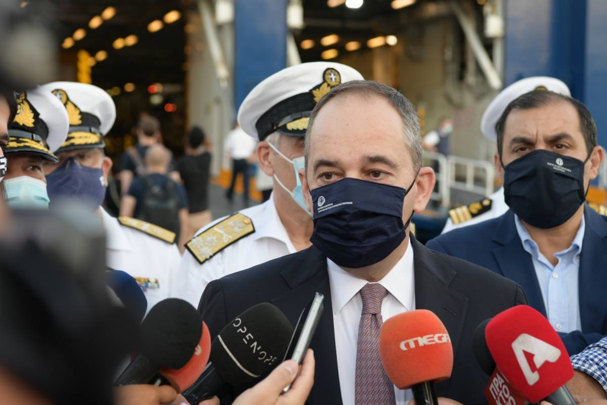 Πλακιωτάκης από Λιμάνι Πειραιά: Απαραίτητα τα νέα μέτρα