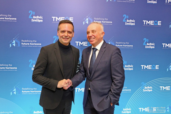 Δούκας στο 2ο Συνέδριο ΤΜΕΔΕ: Μόνο το 20% των δρόμων της Αθήνας έχει φρεάτια