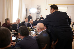 Το πρόσωπο-κλειδί πίσω από την επιστολική ψήφο