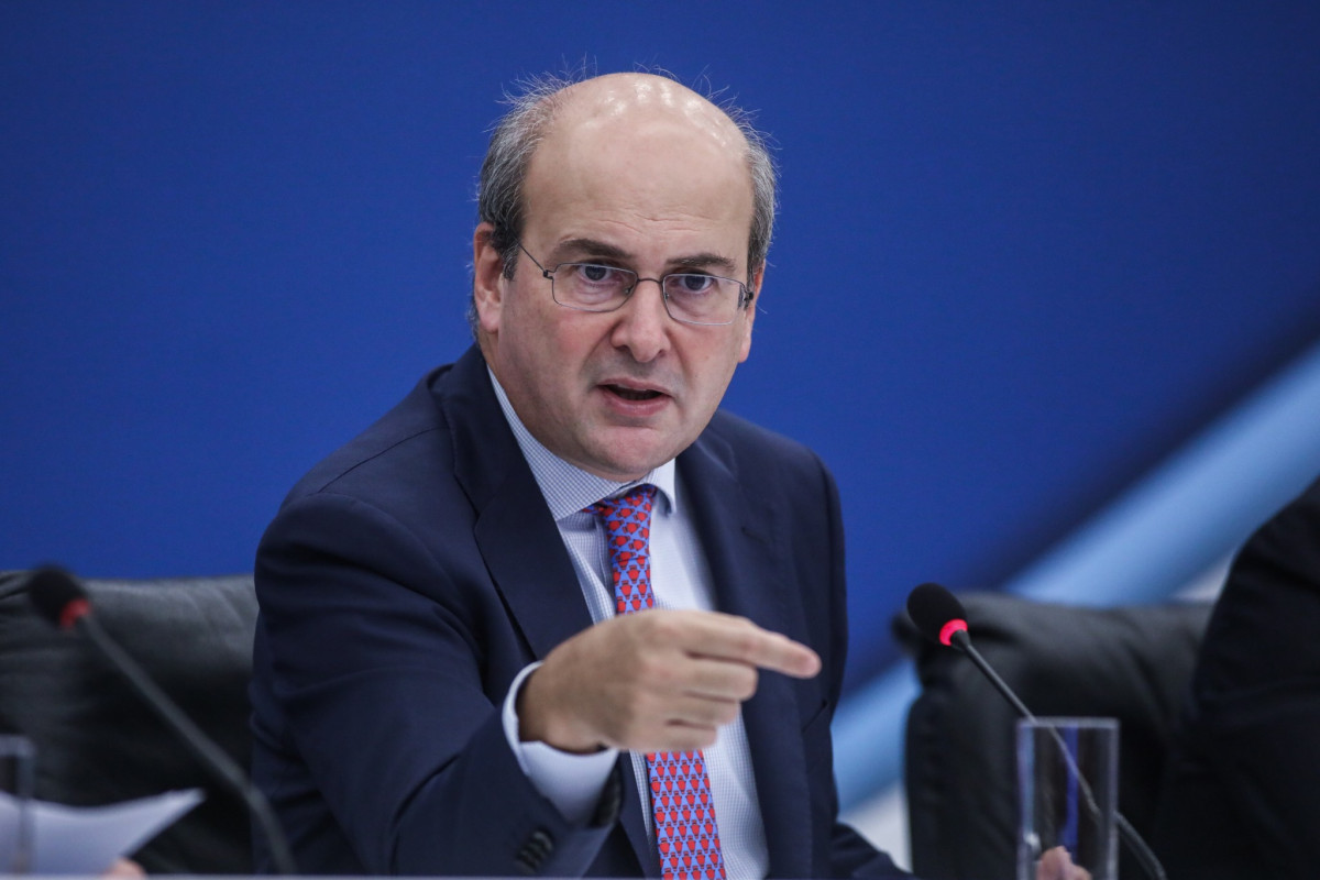 Χατζηδάκης: Οι μισθοί θα αυξηθούν κατά 25% την επόμενη τετραετία
